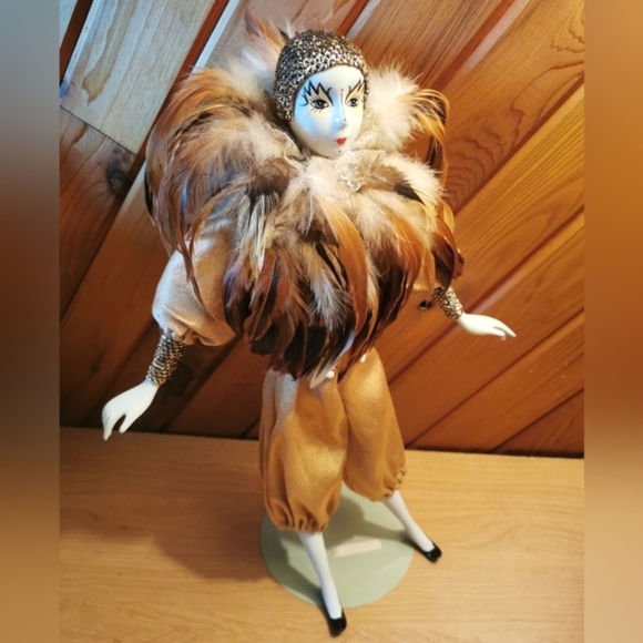 Gorgeous Pierrot Doll / Venetian Ball Doll - Picture 6 of 9